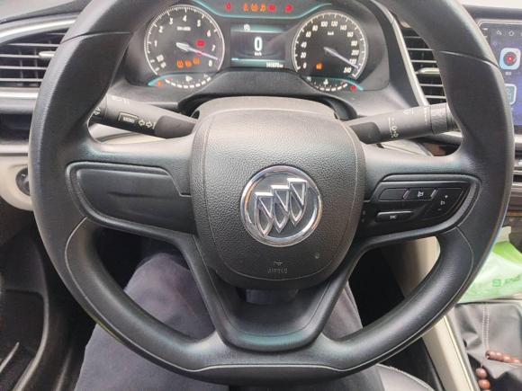 [上海·鲁H] 二手别克英朗2015款 15N 手动精英型