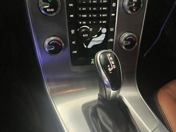 [杭州·浙A] 二手沃尔沃沃尔沃S602018款 S60L T4 智远进取版