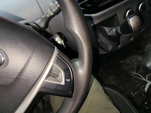 [芜湖·皖B] 二手上汽大通MAXUS新途V802021款 2.0T 手动经典傲运通长轴中顶6/7/8/9座