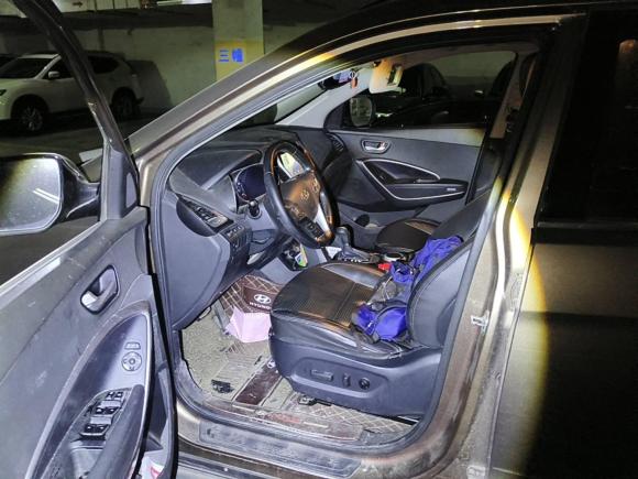 [成都·川A] 二手现代胜达2013款 2.4L 自动两驱智能型