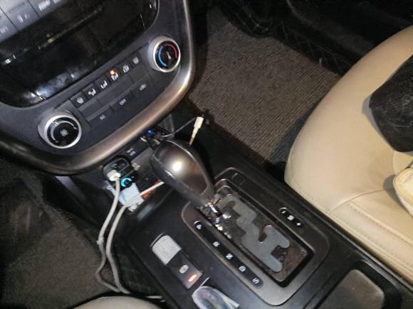 [成都·川A] 二手奔腾奔腾X802015款 2.0L 自动舒适周年纪念型