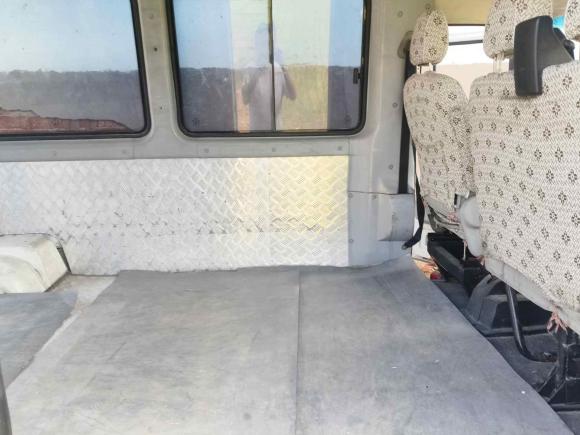 [无锡·苏D] 二手依维柯依维柯褒迪2017款 3.0T尊享A37客车高顶6-7座F1CE34818