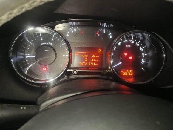 [上海·鄂F] 二手标致标致30082013款 2.0L 自动潮流版