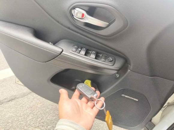 [合肥·皖A] 二手Jeep自由光2017款 2.0L 优越版