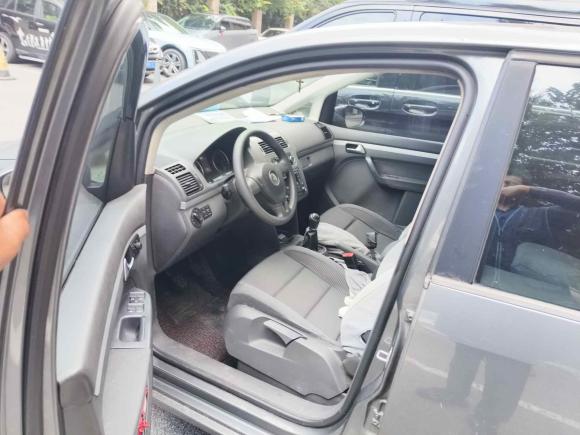 [上海·沪A] 二手大众途安2013款 1.4T 手动风尚版5座