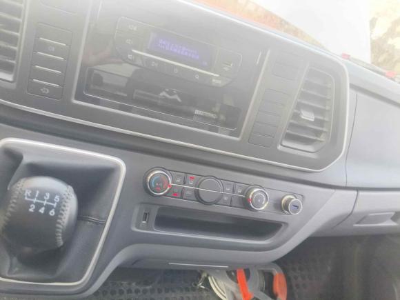 [宁波·苏U] 二手大通新途V802023款 2.0T 手动经典城配王长轴中顶3座