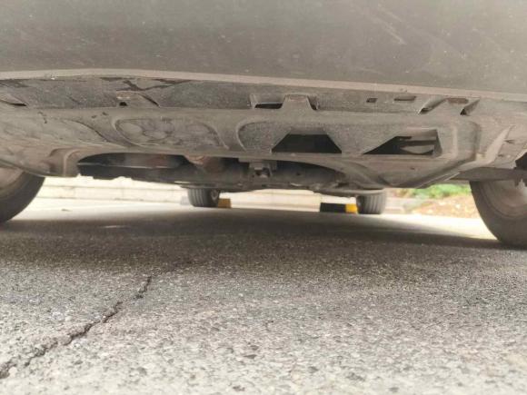 [上海·沪A] 二手大众途安2013款 1.4T 手动风尚版5座