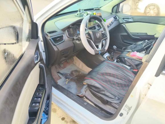 [无锡·鲁R] 二手宝骏宝骏310W2017款 1.5L 手动时尚型 国VI