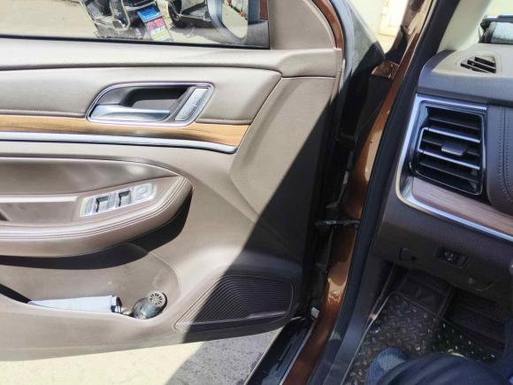 [上海·沪D] 二手荣威荣威RX82018款 30T 智联网两驱至尊版