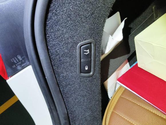 [广州·粤A] 二手玛莎拉蒂Levante2018款 3.0T 经典版