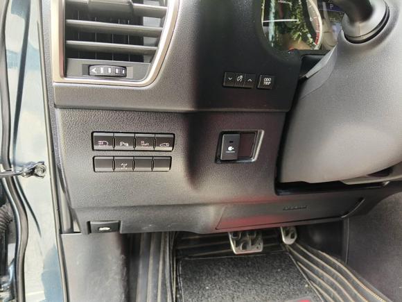 [成都·川A] 二手雷克萨斯雷克萨斯NX2015款 200t 全驱 锋尚版