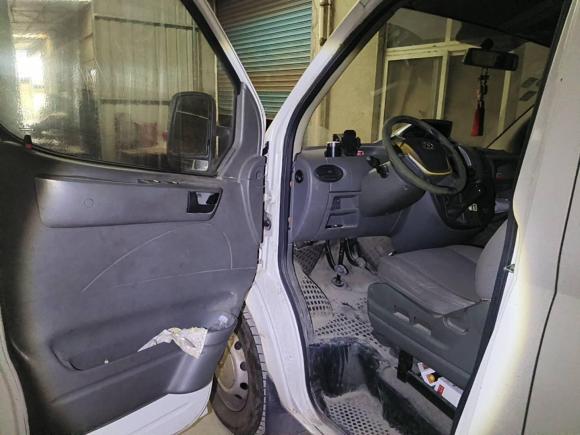 [宁波·浙B] 二手上汽大通MAXUS新途V802014款 2.5T 傲运通短轴中顶