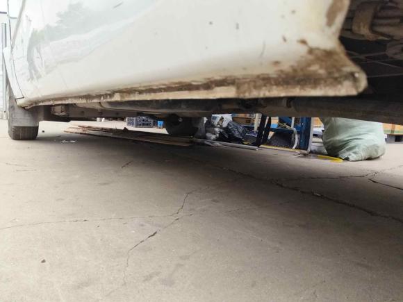 [上海·沪B] 二手福特经典全顺2013款 2.8T改款柴油冰白物流车长轴中顶JX493ZLQ4