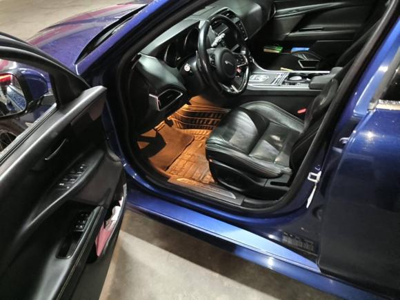 [武汉·鄂A] 二手捷豹捷豹XE2015款 2.0T 200PS R-Sport