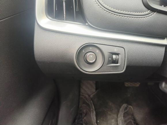 [广州·粤A] 二手荣威荣威i6新能源2017款 45T 混动互联智享版