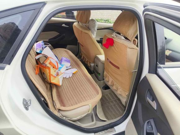 [上海·辽E] 二手福特福克斯2015款 三厢 1.6L 自动舒适型