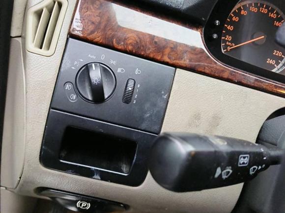 [上海·沪D] 二手奔驰唯雅诺2011款 2.5L 领航版