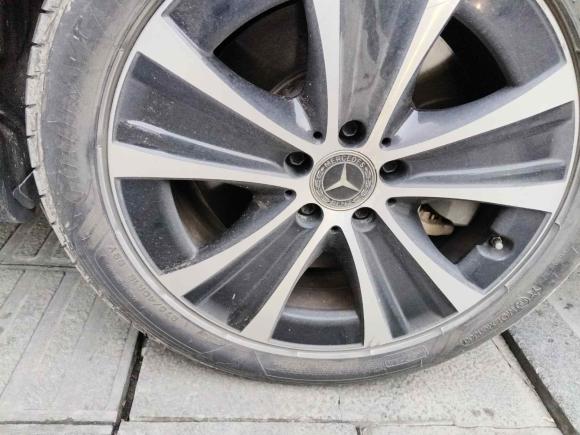 [上海·沪A] 二手奔驰奔驰E级新能源2022款 改款三 E 350 e L 插电式混合动力轿车