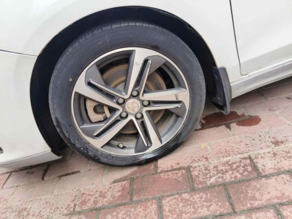 [武汉·鄂A] 二手北京汽车北京EU52018款 R500 智风版