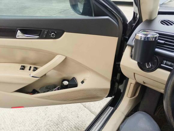 [上海·沪C] 二手大众帕萨特2011款 1.8TSI 自动尊荣版