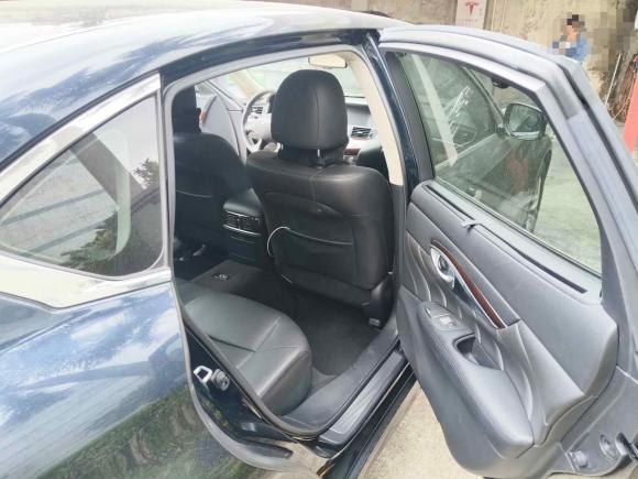 [佛山·粤Y] 二手英菲尼迪英菲尼迪Q702015款 Q70L 2.5L 悦享版