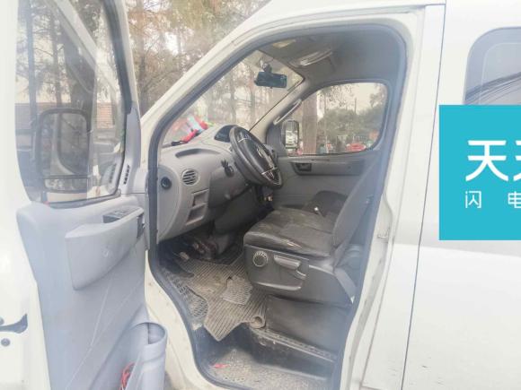 [宁波·浙B] 二手上汽大通MAXUS新途V802019款 2.5T经典款6挡手动傲运通长轴中顶7座