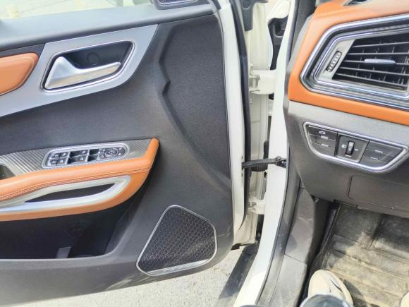 [武汉·鄂W] 二手众泰众泰T3002017款 1.5T CVT尊享型