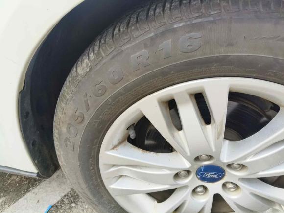 [青岛·鲁B] 二手福特福克斯2012款 两厢 1.6L 手动舒适型