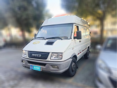 [南京·苏A] 依维柯依维柯得意2017款 2.8T V35箱货中顶3/6座43S5