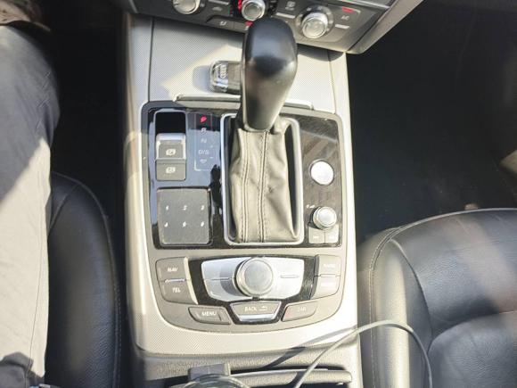 [上海·苏N] 二手奥迪奥迪A6L2018款 30周年年型 35 TFSI 时尚型