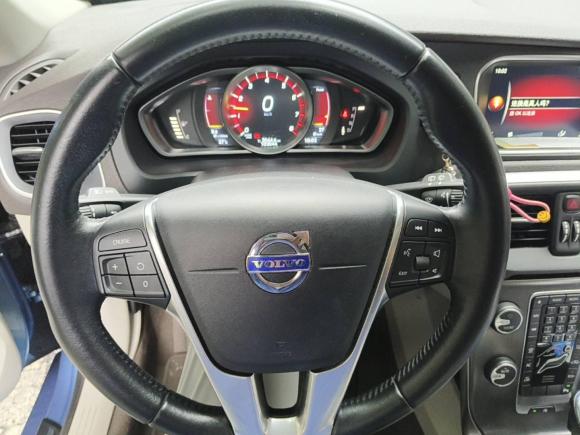[武汉·鄂A] 二手沃尔沃沃尔沃V402016款 T3 智逸版