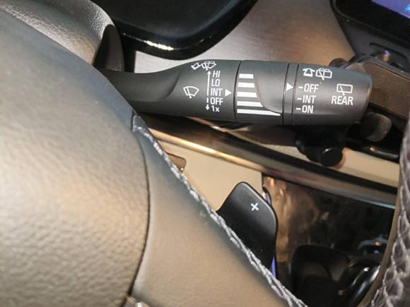 [武汉·鄂A] 二手别克别克GL82023款 陆上公务舱 尊贵型