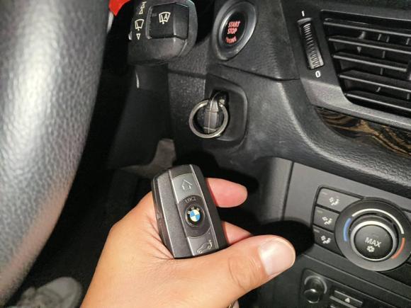 [上海·沪E] 二手宝马宝马X12010款 xDrive28i