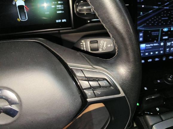 [南通·沪A] 二手蔚来蔚来ES82018款 355KM 基准版 六座版