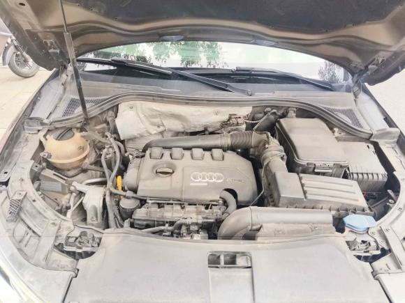 [上海·沪G] 二手奥迪奥迪Q32015款 35 TFSI 舒适型