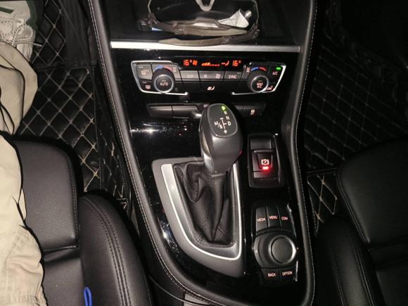 [深圳·苏U] 二手宝马宝马2系旅行车2018款 218i 尊享型运动套装