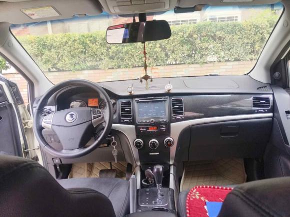 [南京·苏A] 二手双龙柯兰多2013款 2.0L 汽油两驱自动精英版