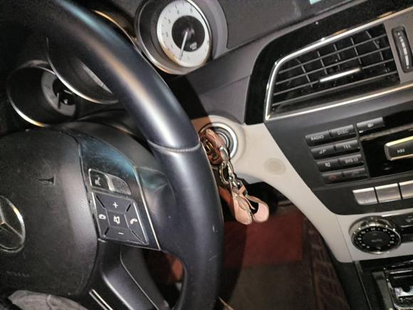 [成都·川A] 二手奔驰奔驰C级2011款 C 200 CGI 时尚型