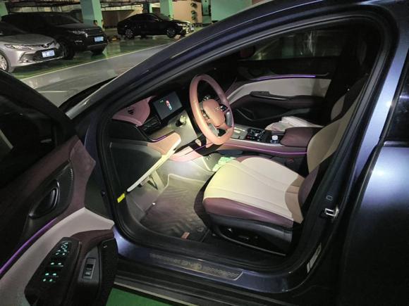 [广州·粤A] 二手比亚迪海豹2023款 DM-i 1.5T 121km 尊荣型