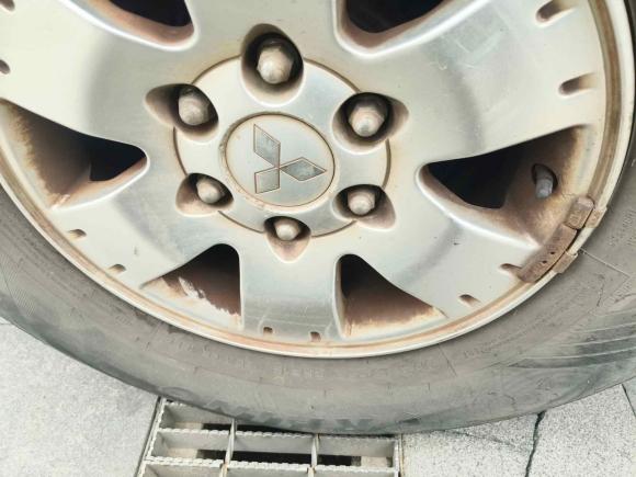 [青岛·鲁B] 二手三菱帕杰罗2006款 3.0L AT GLS