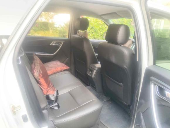 [上海·沪A] 二手江铃驭胜S3502013款 2.4T 自动两驱柴油豪华版5座