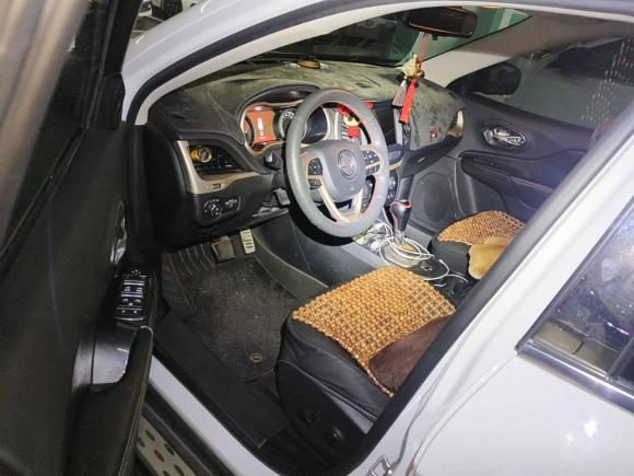 [武汉·鄂A] 二手Jeep自由光2017款 2.0L 优越版