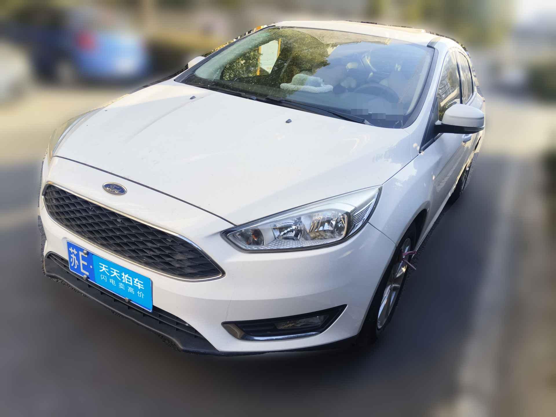 [无锡·苏E] 福特福克斯2015款 两厢 1.6L 自动风尚型