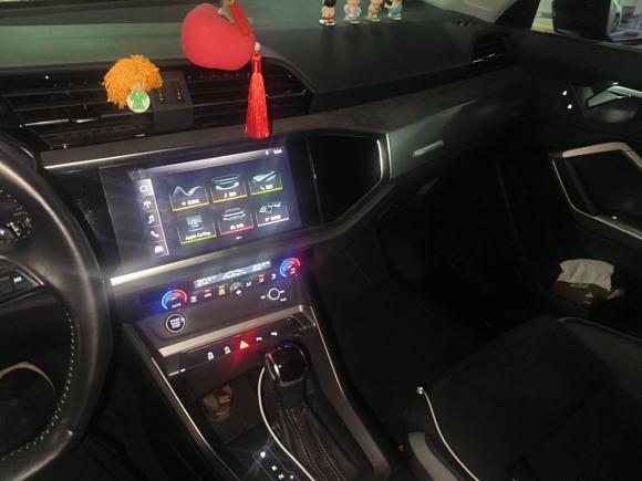 [南京·苏A] 二手奥迪奥迪Q32021款 35 TFSI 时尚动感型