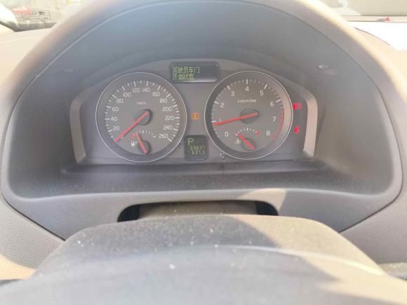 [济南·鲁A] 二手沃尔沃沃尔沃S402007款 2.4i 智雅版