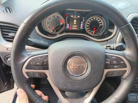 [广州·粤A] 二手Jeep自由光2016款 2.4L 领先版