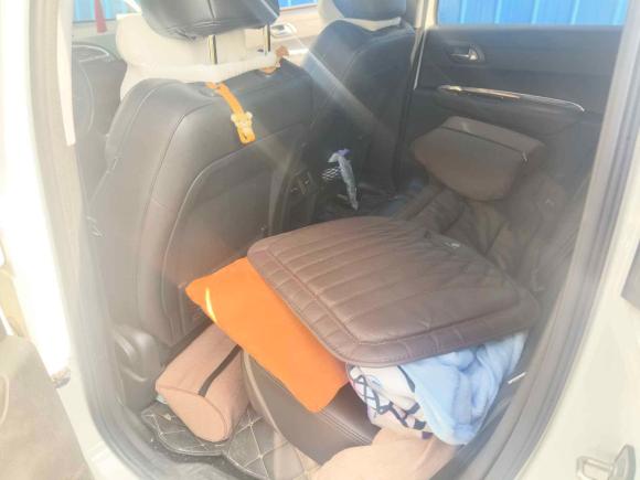 [上海·皖A] 二手标致标致30082015款 2.0L 手动经典版