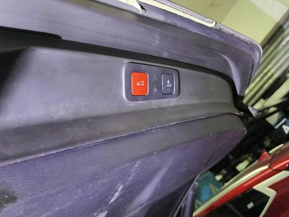 [上海·沪A] 二手标致标致50082017款 380THP 7座豪华GT版