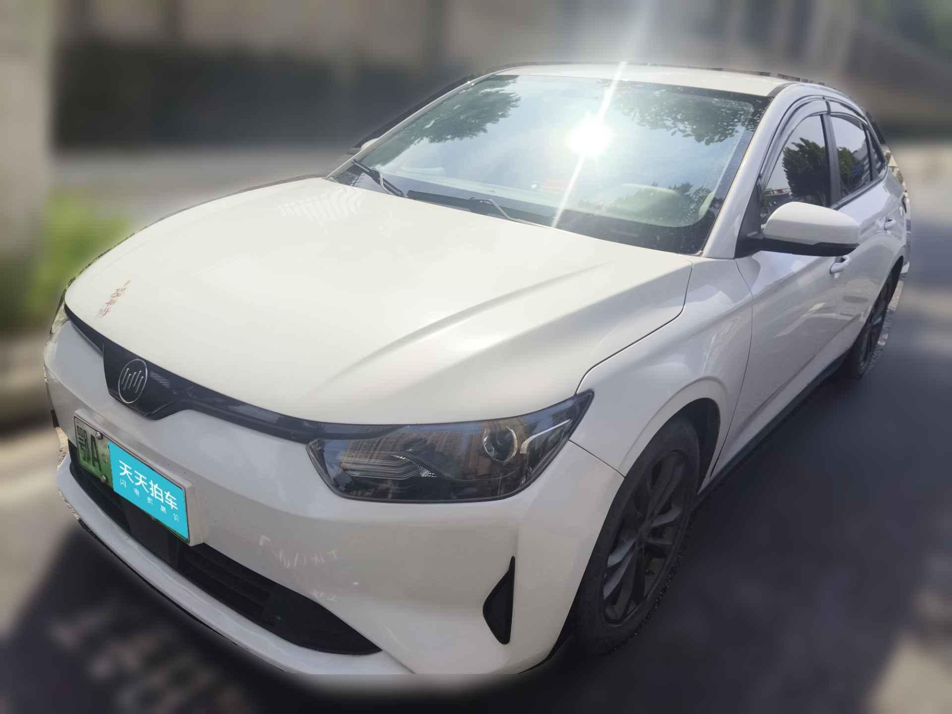 [武汉·鄂A] 威马汽车威马E.52021款 500 即客行