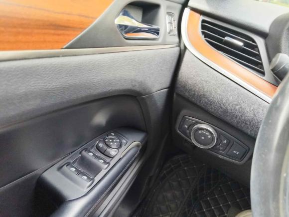 [上海·沪B] 二手林肯林肯MKC2017款 2.0T 两驱尊雅版